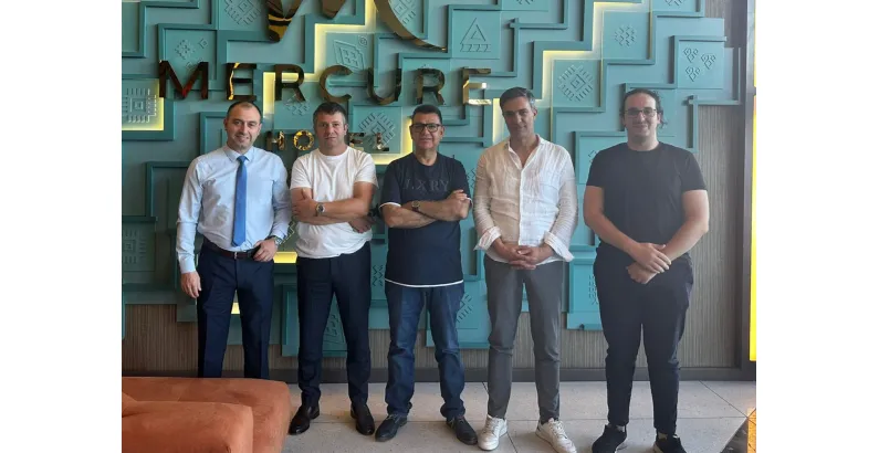 السيد  تونجاي يجيت و السيد مالك زابن